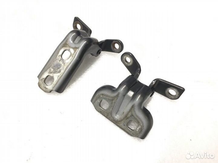 Петля двери задняя правая Chevrolet Cruze седан