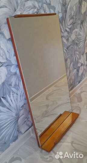 Зеркало настенное