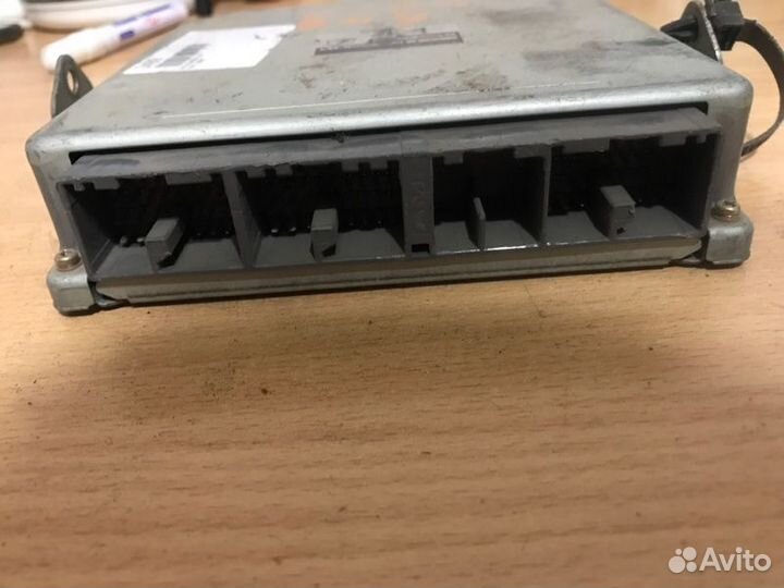 Блок управления двс Suzuki Legacy