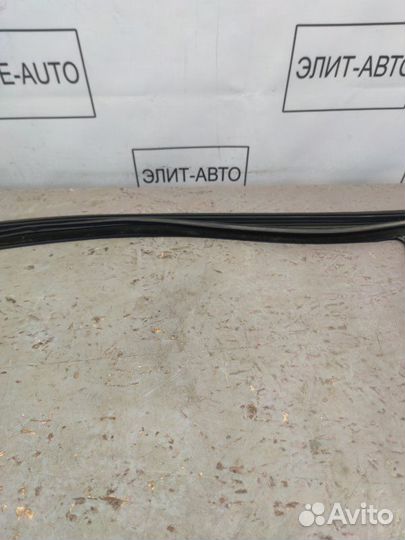 Бархотка уплотнитель стекла передняя левая Bmw 5