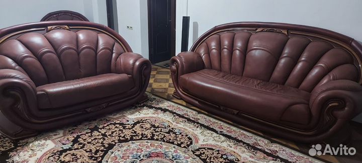 Кожаный диван и кресла