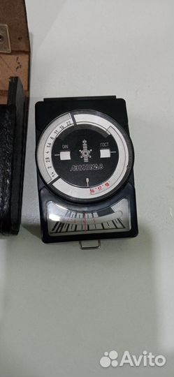 Фотоэлектрический экспонометр Ленинград 8