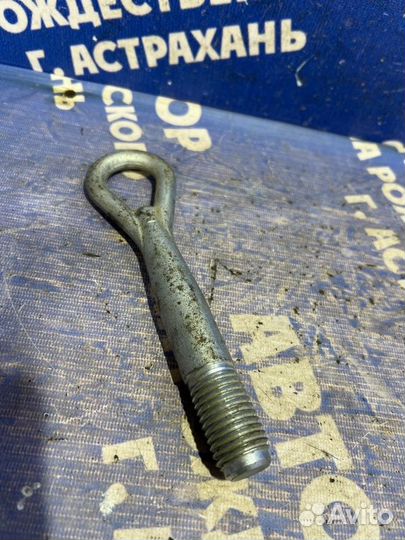 Буксировочный крюк Nissan Juke кроссовер 2012