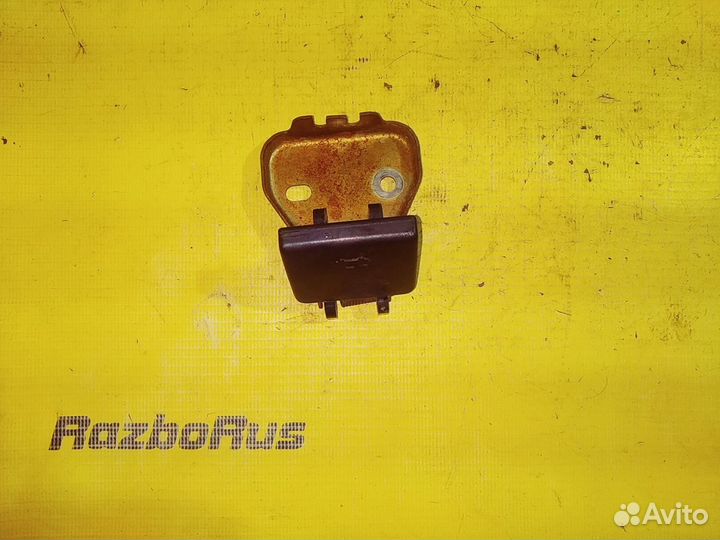 Ручка открывания капота Mazda Familia BH