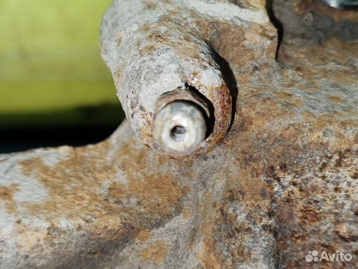 Суппорт тормозной передний правый Toyota Corolla