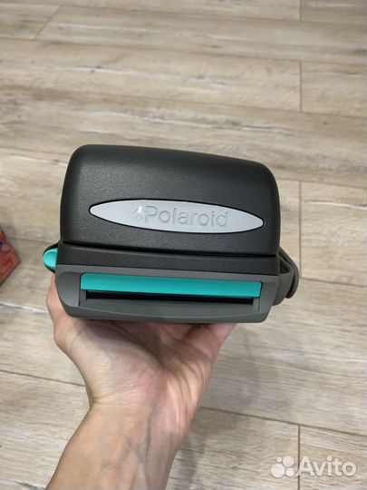 Palaroid 600 instant camera