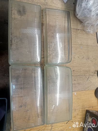 Стекла фар hella