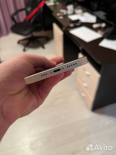 iPhone 12, 64 ГБ