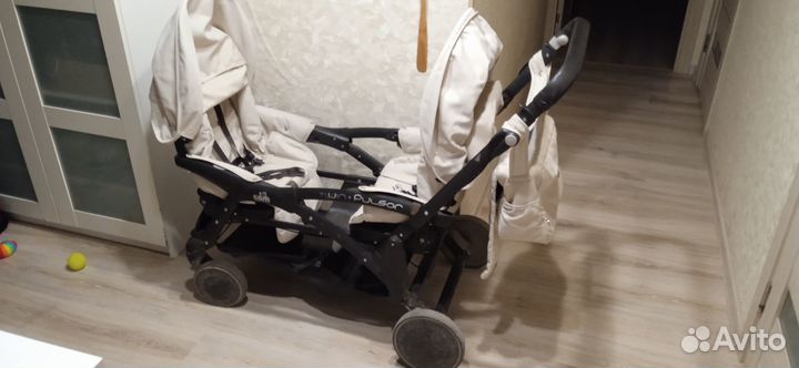 Коляска для двойни