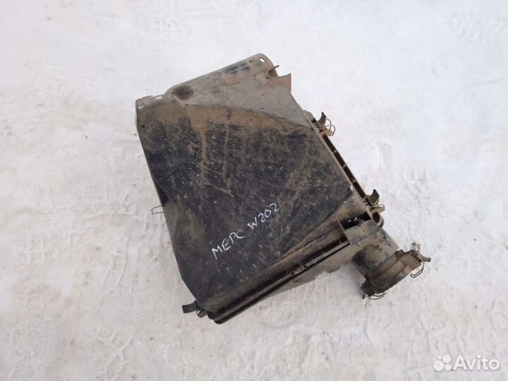 Корпус воздушного фильтра Mercedes w202