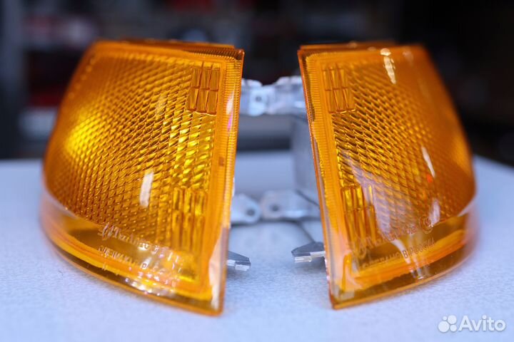 Желтые поворотники на ваз 2110