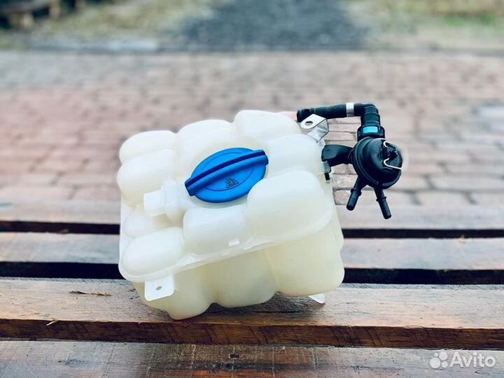 Расширительный бачок передний Porsche Cayenne