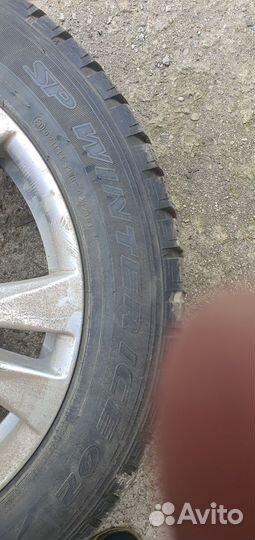 Dunlop SP Winter Ice02 215/55 R17