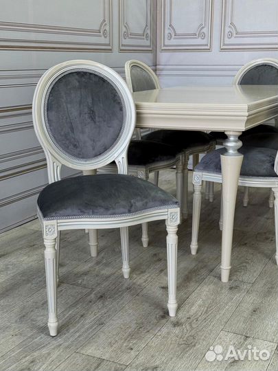 Кухонный стол и стулья