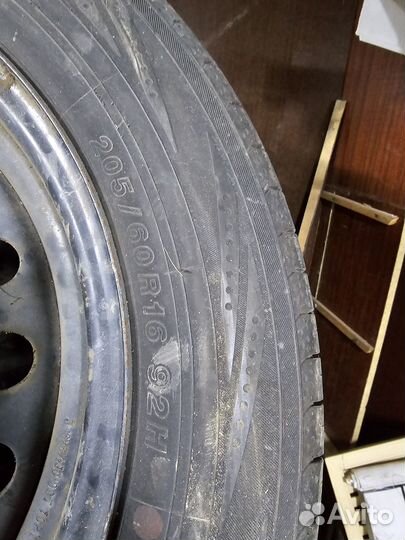 Продам комплект шин с дисками