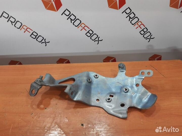 Кронштейн Mercedes Gls X166 M157 5.5 I 2014