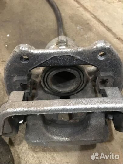 Суппорт тормозной BMW 120 E 87