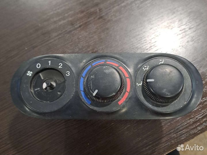 Блок управления печкой Mazda MPV