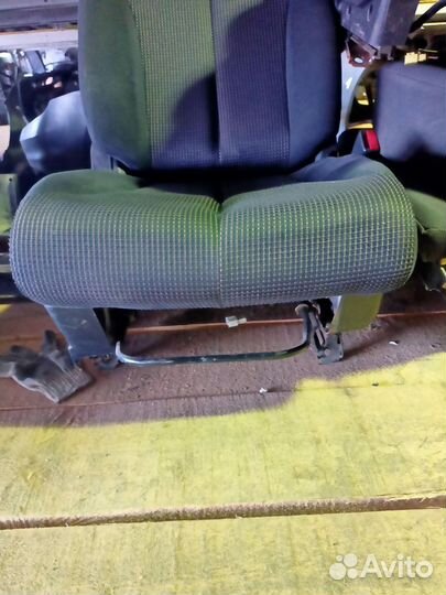 Сиденье переднее правое nissan tiida C11