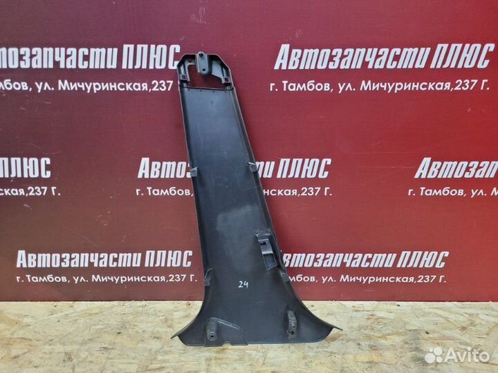 Обшивка средней стойки правая Renault Logan