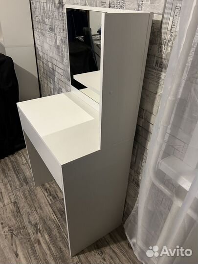 Туалетный столик