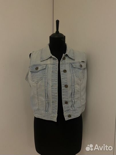 Джинсовая жилетка