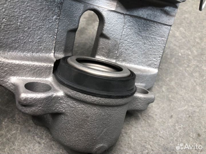 Тормозной цилиндр передний правый Volkswagen