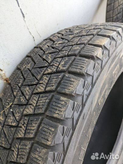 Bridgestone Blizzak DM-V1 225/65 R17 102