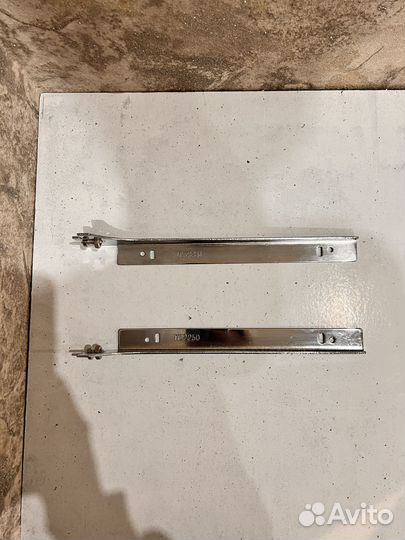 Кронштейн для полок