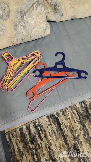 Вешалка для одежды детская