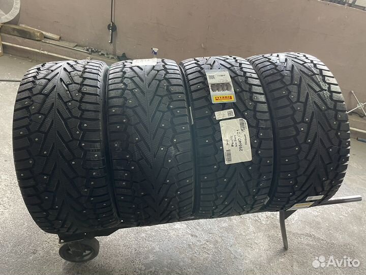 Pirelli Ice Zero 295/40 R21 111H