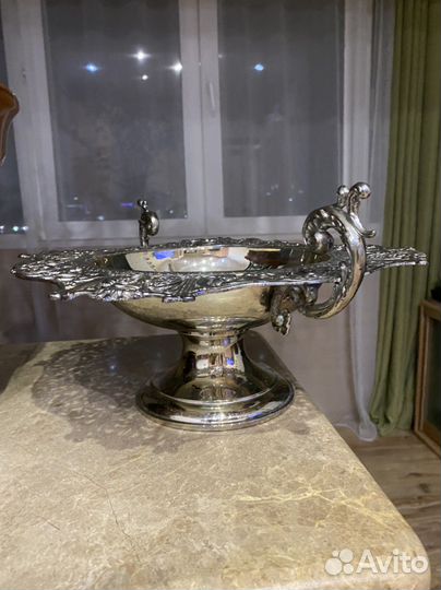 Фруктовница на ножке