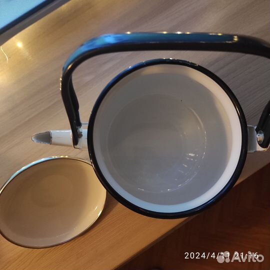 Чайник эмалированный новый