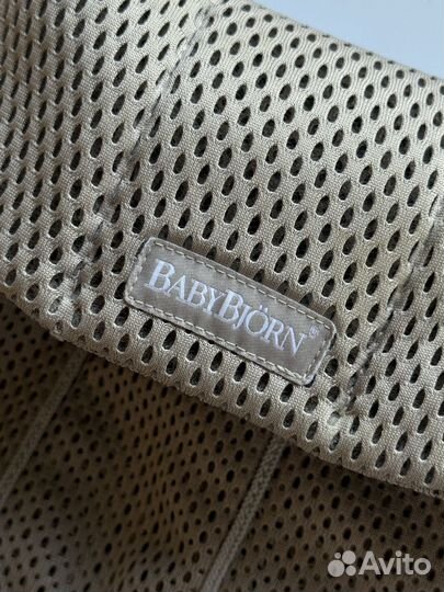 Эргорюкзак BabyBjorn mini air mesh бежевый