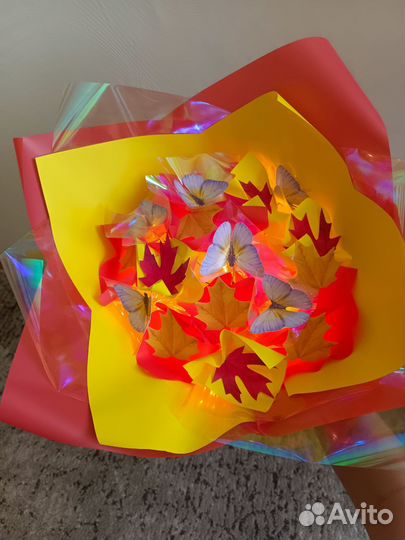 Светящийся букет из бабочек