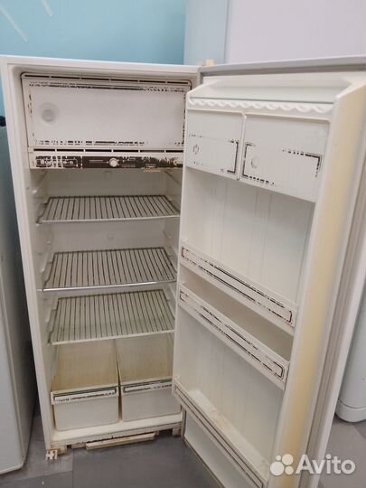 Холодильник Бирюса 145см