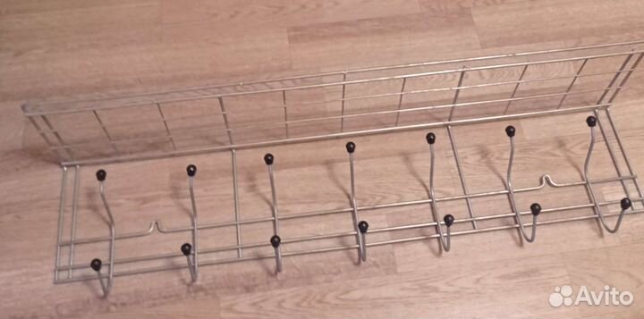 Вешалка настенная