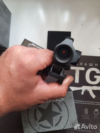 Прицел коллиматорный VectorOptics Maverick-II 122