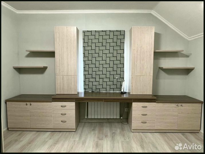 Рабочая зона у окна под ключ