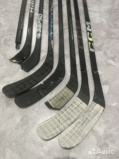 Обломки хоккейных клюшек