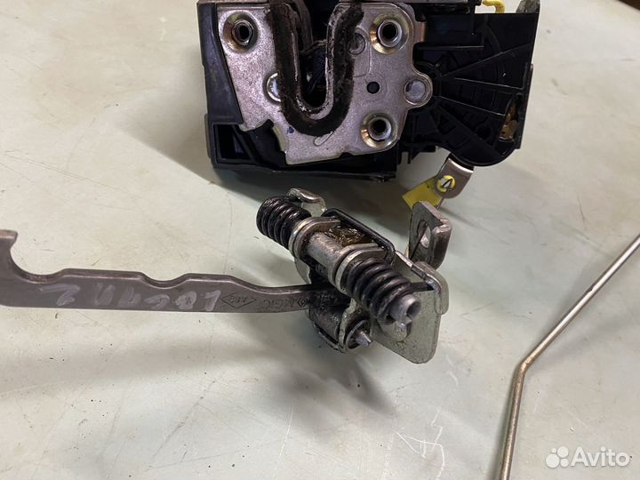 Замок двери задней левой Renault Logan 2