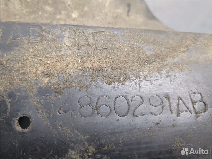 Обшивка моторного отсека Dodge Caravan, 1999