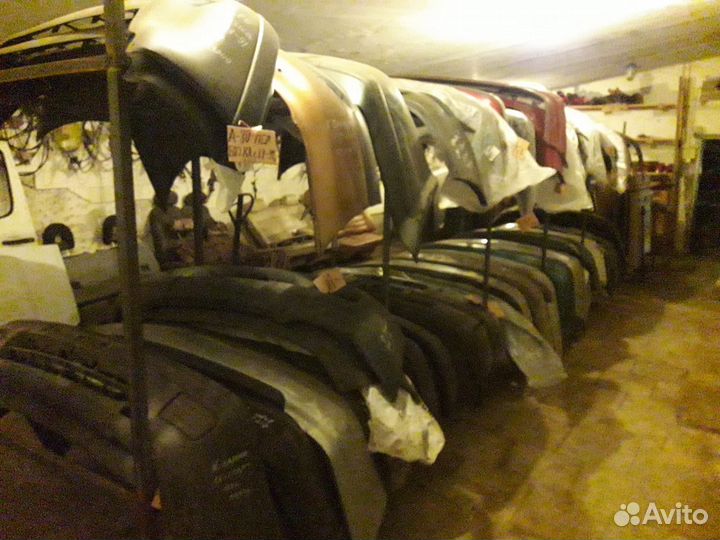 Toyota Corolla бампер пер б -у 87-93 г