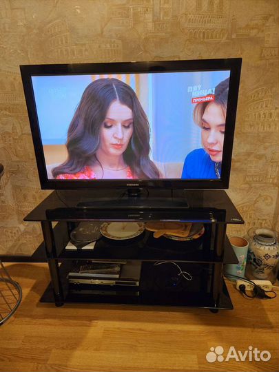 Стеклянная тумба под тв бу