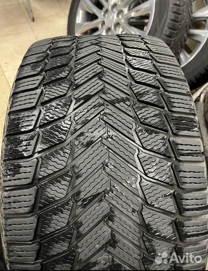 Michelin Agilis X-Ice North 265/45 R20 и 295/40 R20