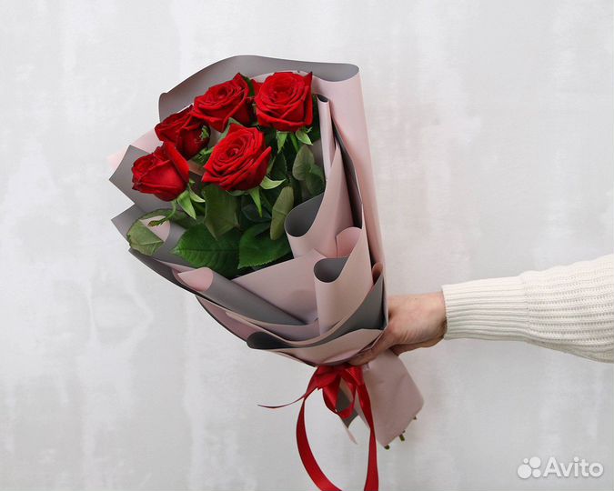 Букет из 5 красных роз 50-60 см (Россия)