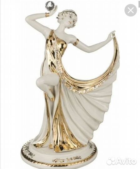 Бронзовая статуэтка девушка