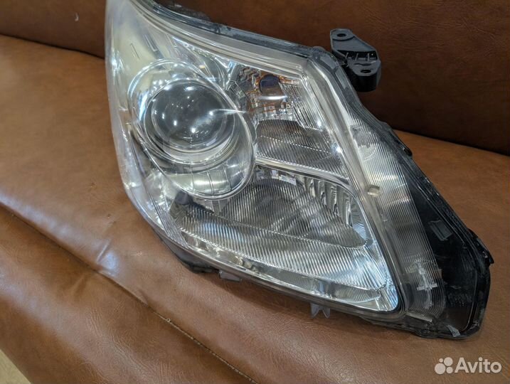 Фара Toyota Avensis ZRT272 3ZR-FAE Прав. Перед