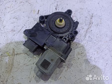 Моторчик переднего правого стеклоподъемника