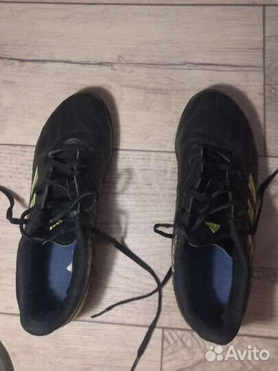 Футбольные бутсы adidas